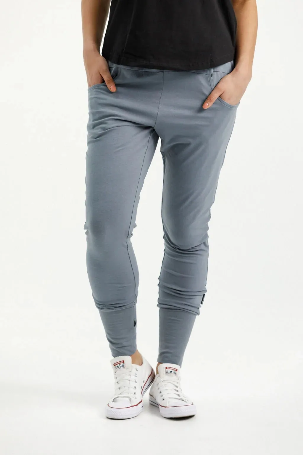APARTMENT PANTS STORM WITH SKY X