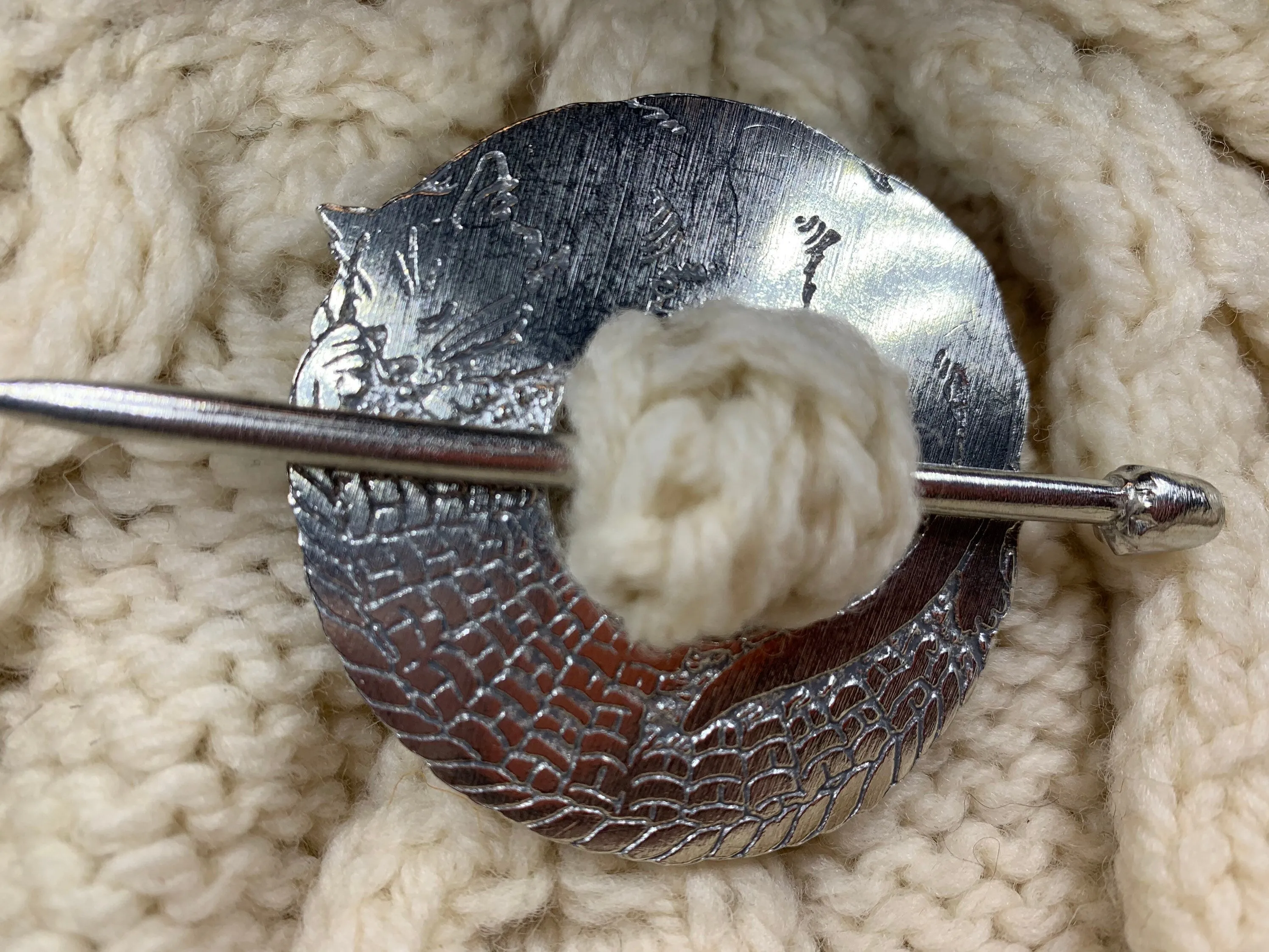 Cozy Cat Scarf Ring
