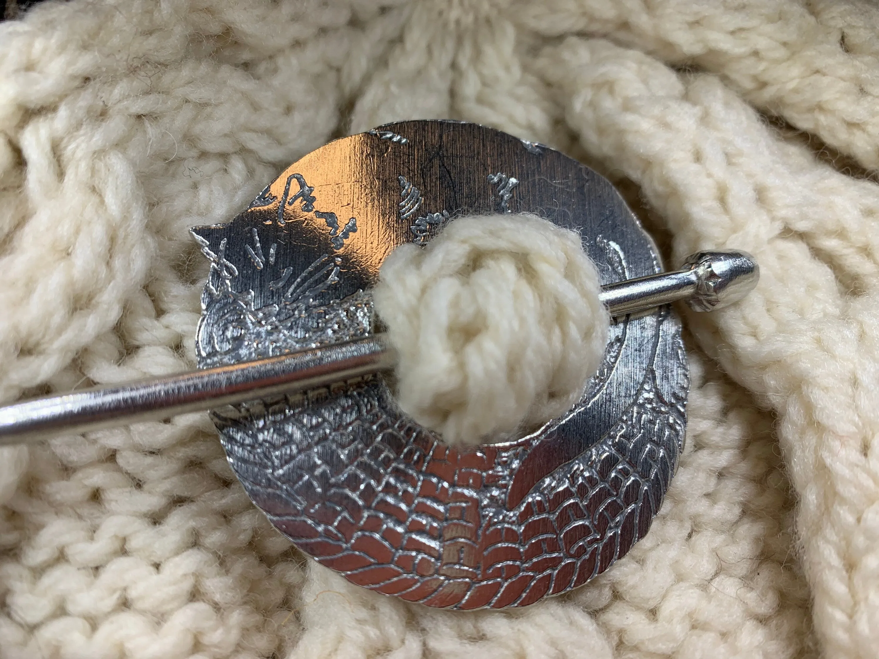 Cozy Cat Scarf Ring