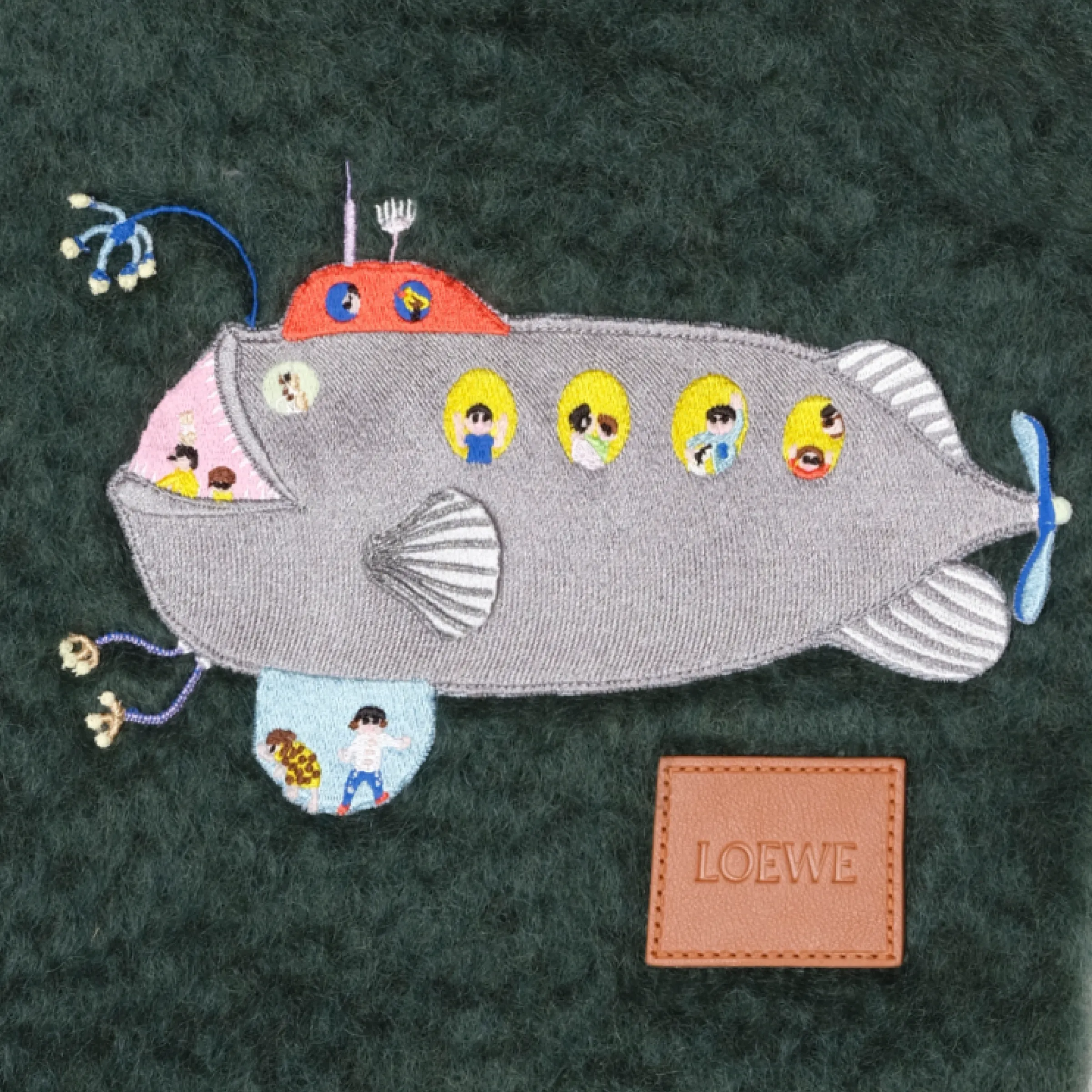 Submarine Scarf in Deep Forest